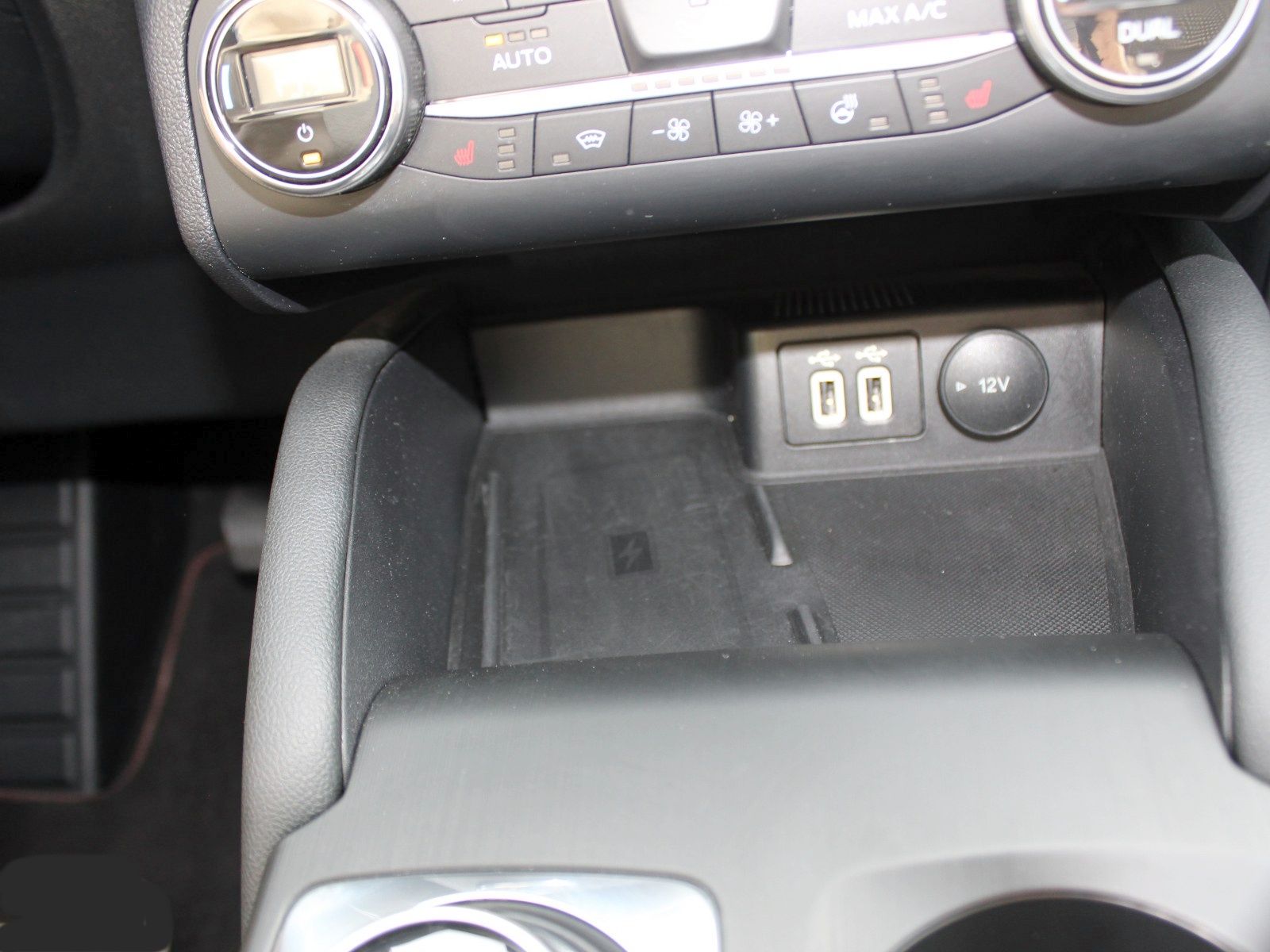 Fahrzeugabbildung Ford Kuga Plug-In Hybrid ST-Line 2,5 Duratec
