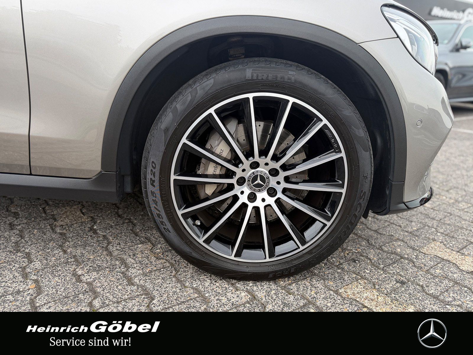 Fahrzeugabbildung Mercedes-Benz GLC 220 d 4M AMG+PANORAMA+ILS+20ZOLL+NIGHTP.+AHK