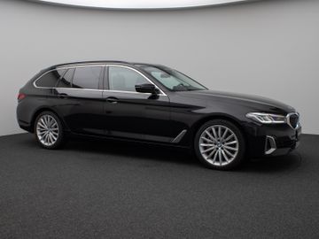 Fahrzeugabbildung BMW 530d xDr Tour AHK  Pano ACC HUD Komfortsitz
