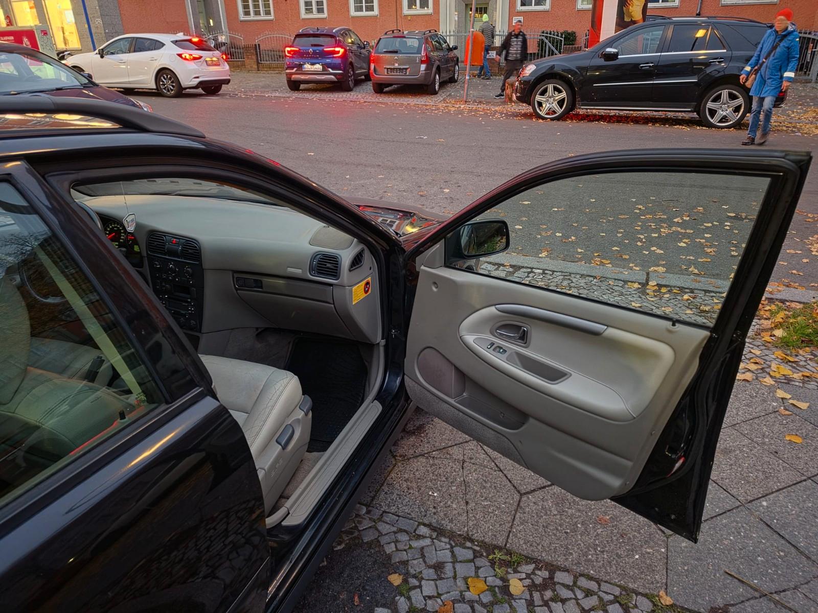 Volvo V40 2004 — photo 10