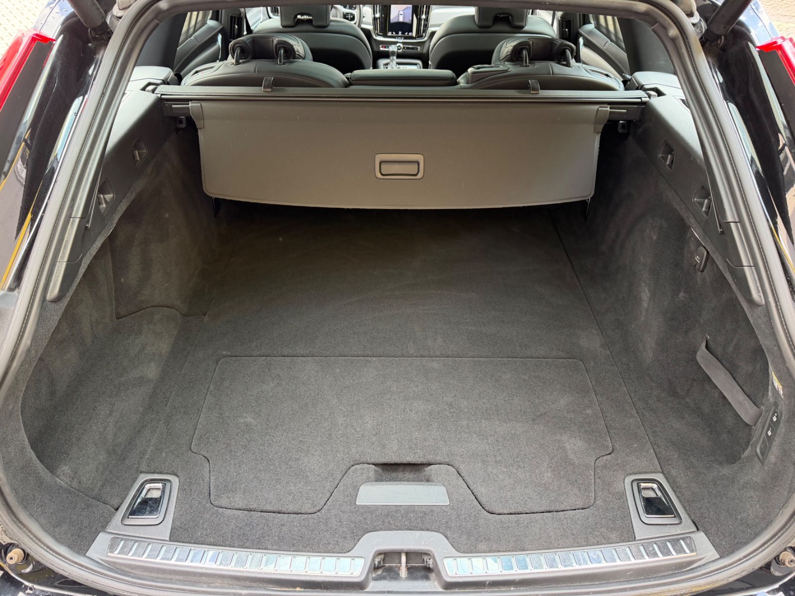 Volvo V90 Kombi R Design AWD/ALLRAD/SPORTPAK*/PANO/KAM foto 23
