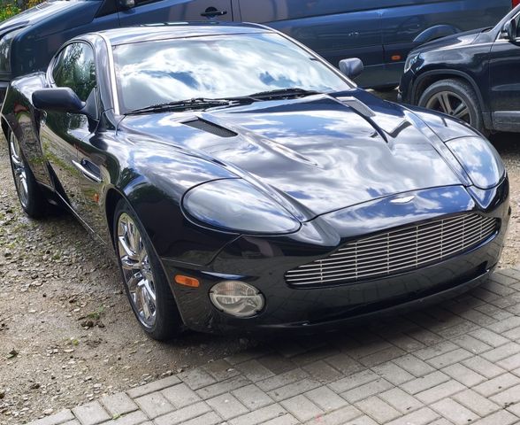 Aston Martin Vanquish V12 Vanquish -