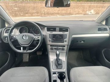 Volkswagen Golf - 8
