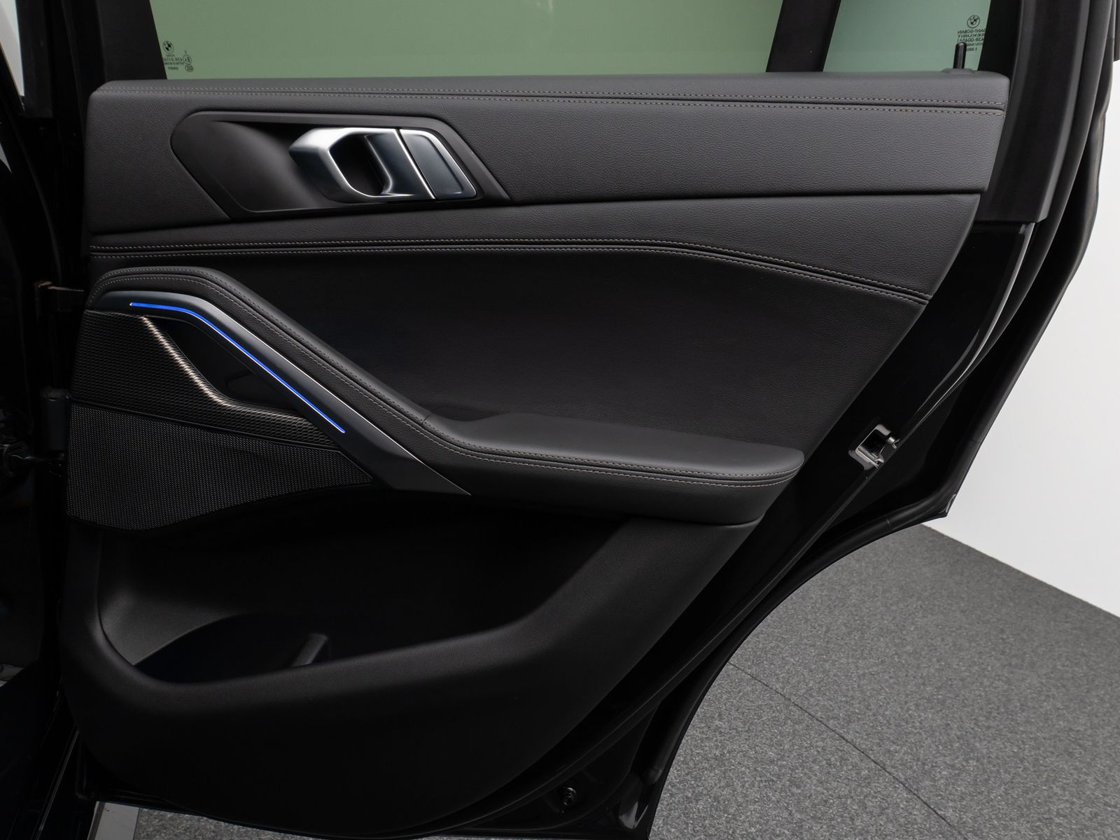 Fahrzeugabbildung BMW X6 xD40d M Sport Laser 360°HUD DAB H/K Komfort