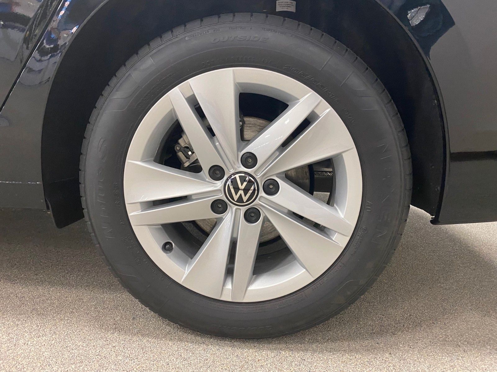 Fahrzeugabbildung Volkswagen Golf 8 Variant 2.0 TDI Life Variant+ACC+PDC v+h+