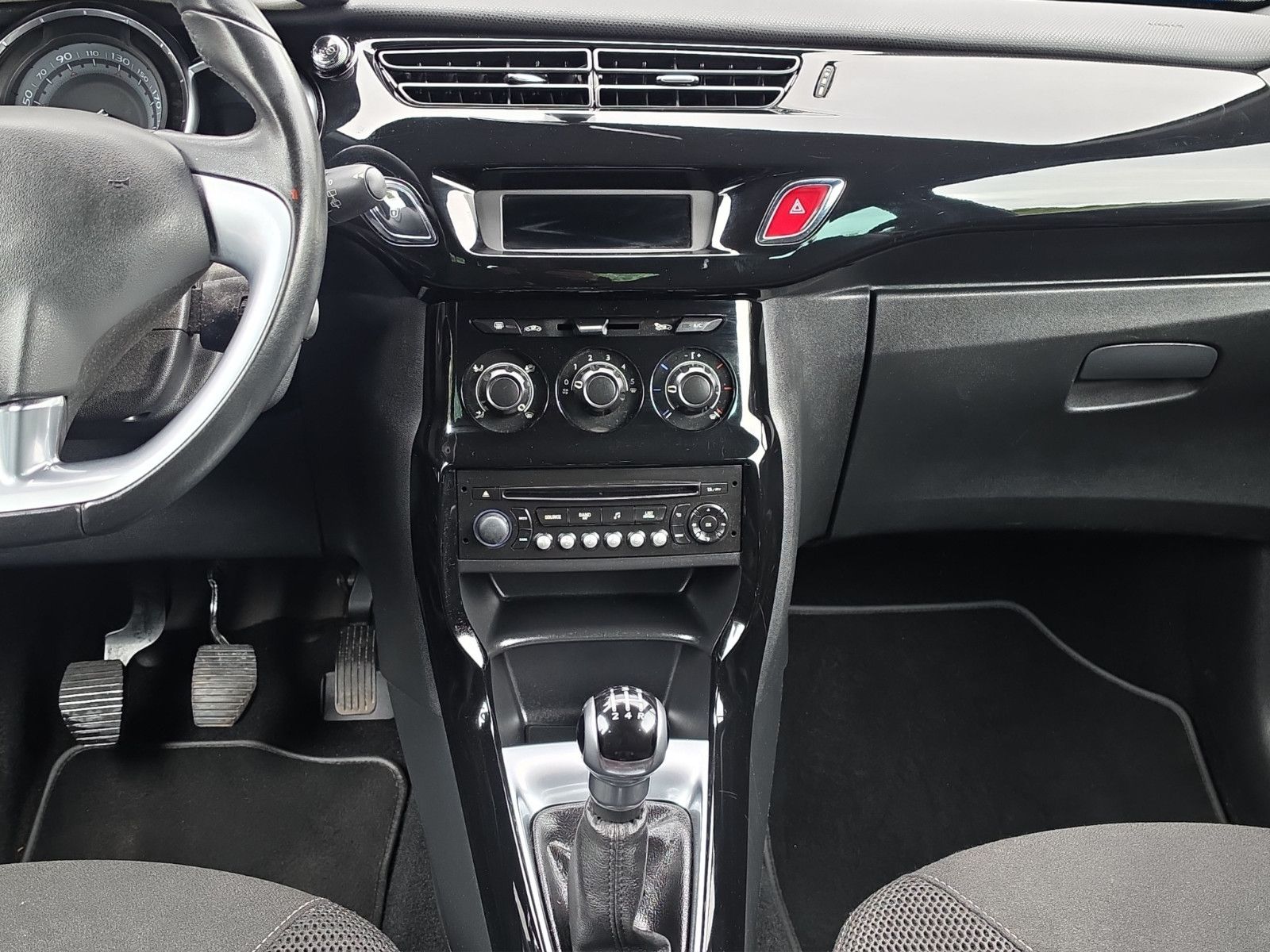 Fahrzeugabbildung Citroën DS3 SoChic SPORTPAKET KLIMA PDC TEMPOMAT