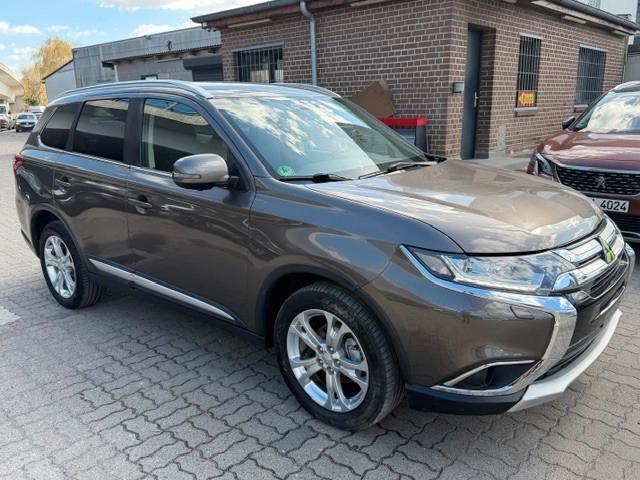 Mitsubishi Outlander Diamant 4WD Automatik Navi Rück-K. LED