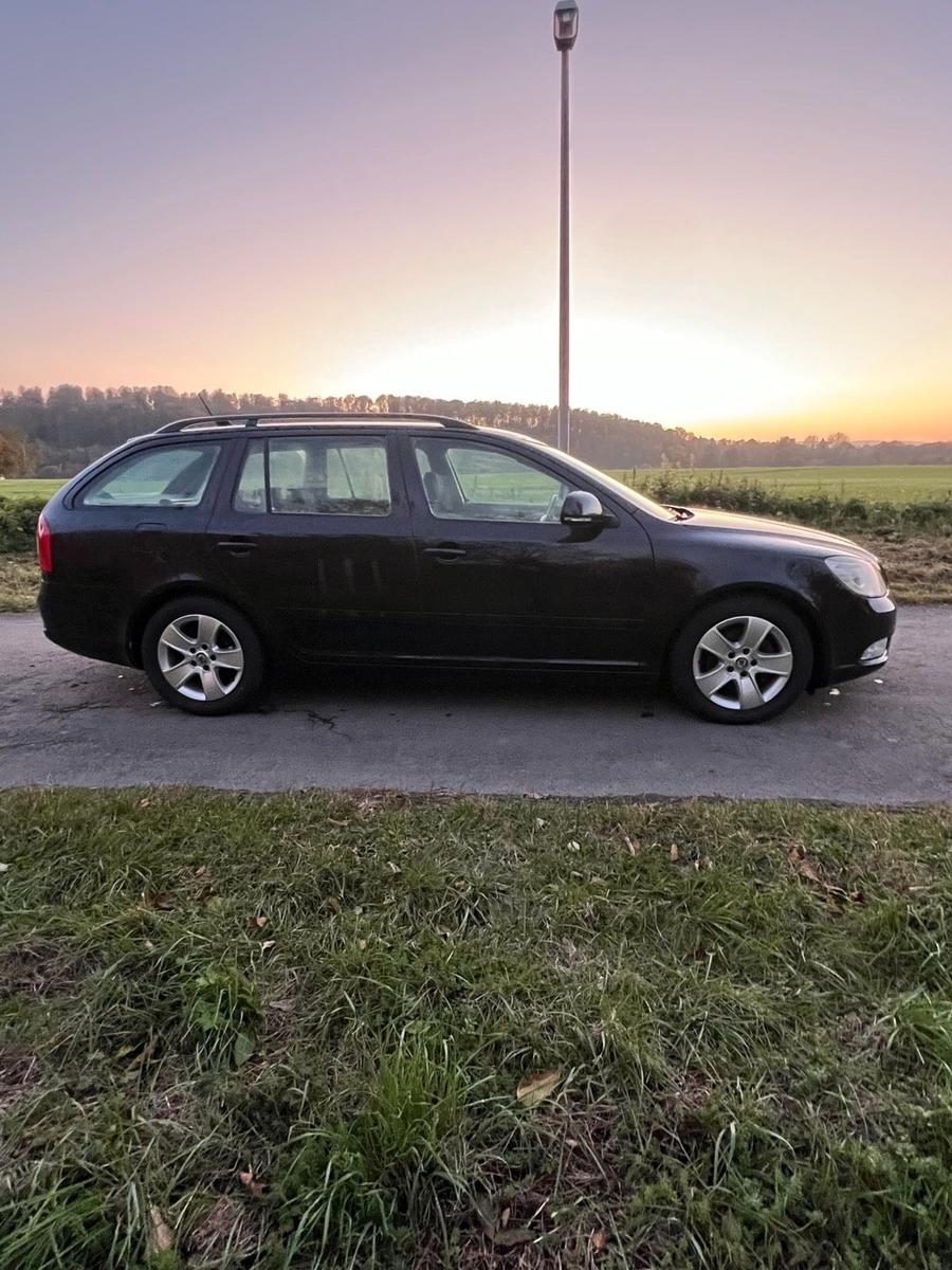 Skoda Octavia 2009 — engine 140 HP (103kW)