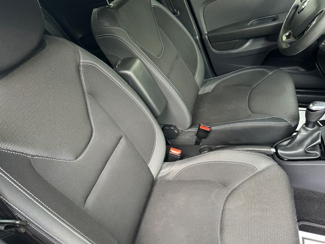 Fahrzeugabbildung Renault Clio+Navi+Allwetter+PDC+SHZ+Klima+LED-Tag+Tempom