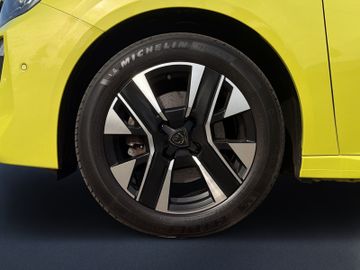 Peugeot 208 1.2 PureTech 100 Allure SHZGTEMPOMATLEDKA