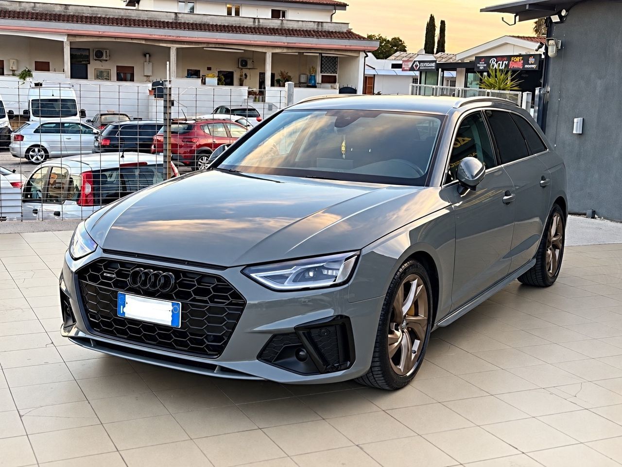 Audi A4 - 1