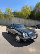 Mercedes-Benz E 200  AVANTGARDE  - Mercedes-Benz E 200 aus 2000