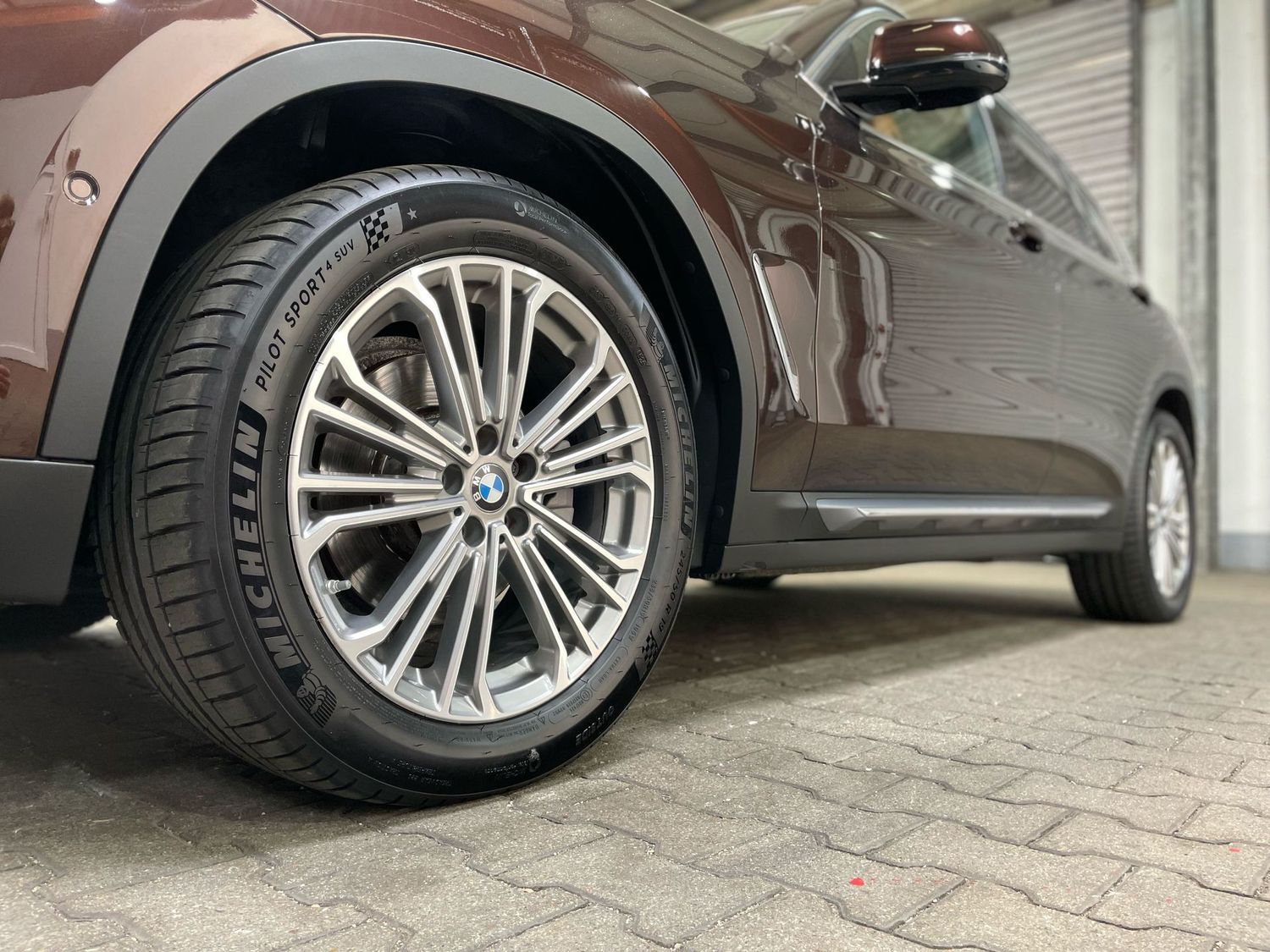 Fahrzeugabbildung BMW X3 xDrive 20d LuxuryLine#Virtual#Pano#Leder#Head