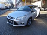 Ford Focus 1.0 EcoBoost Trend Winterp. 2xKlima KlimaA - Ford Focus mit Benzin-Antrieb: Limousine, 2.0