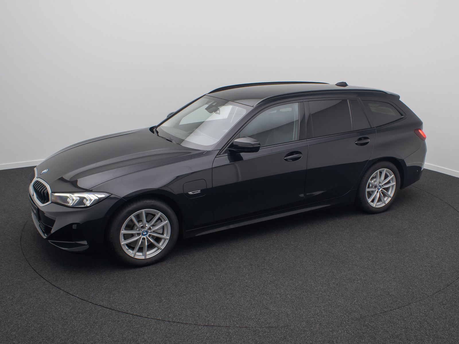 Fahrzeugabbildung BMW 320e DAB Kamera Alarm H/K Sport Leder Komfort