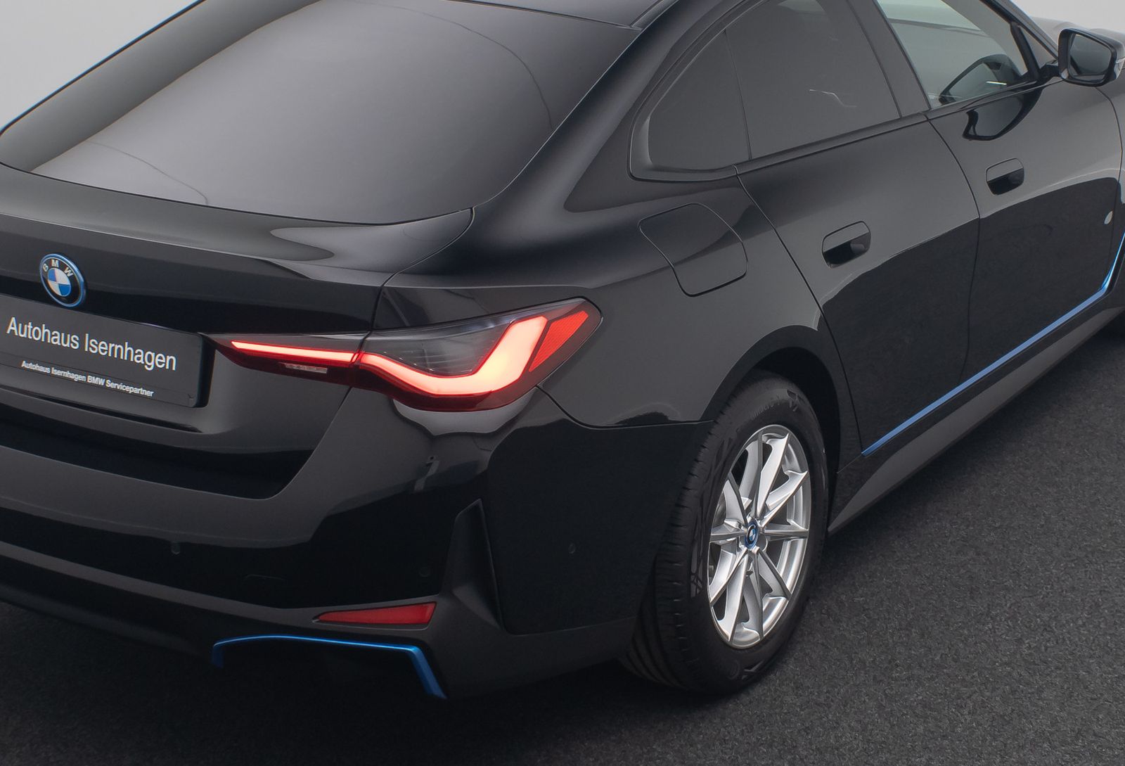 Fahrzeugabbildung BMW i4 eD40 GC Kamera HiFi GeschwindigReg Widscreen