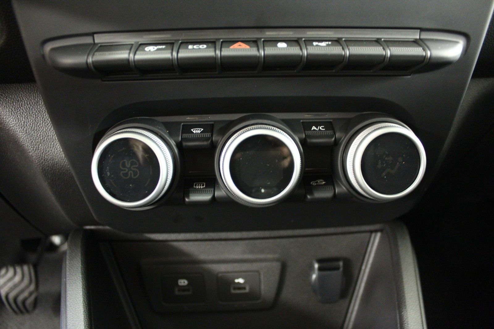 Fahrzeugabbildung Dacia Duster TCe130 Journey*Navi*Sitzhzg**Modell 2023