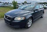 Volvo V50 Kombi 2.0 D Momentum - Volvo V50 mit Diesel-Antrieb: Kombi, Momentum