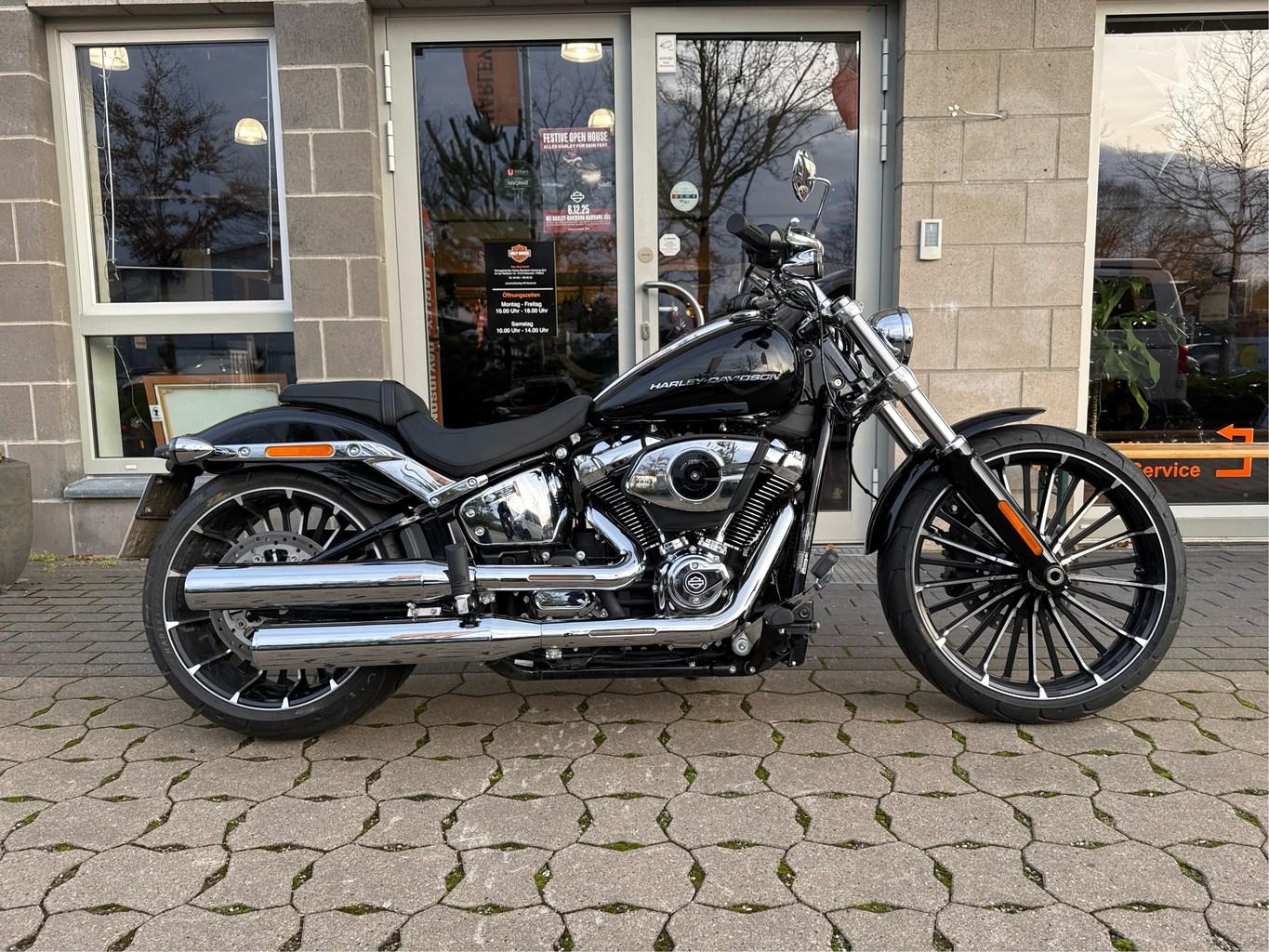 Harley-Davidson FXBR Softail Breakout 