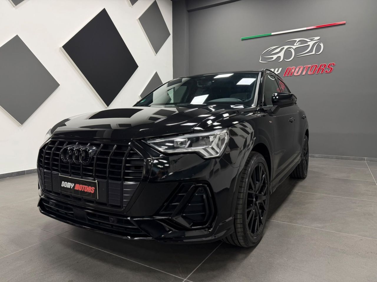 Audi Q3 SUV 35 TDI S tronic S-line imagem 3