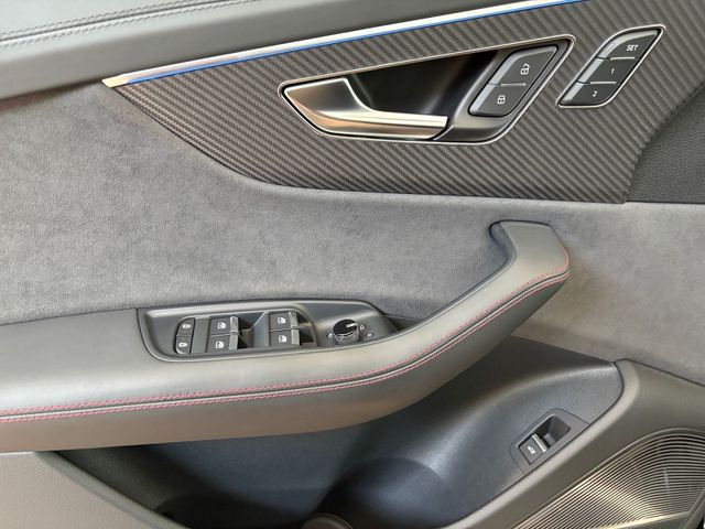 RSQ8 4.0 TFSI quattro MATRIX LED+PANO+360°+AHK+