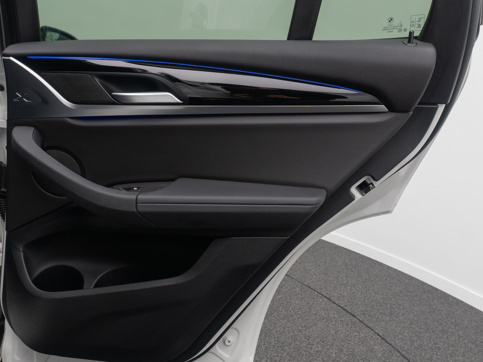 Fahrzeugabbildung BMW X3 xD20i Kamera DAB Laser HiFi Komfort Sport 18"