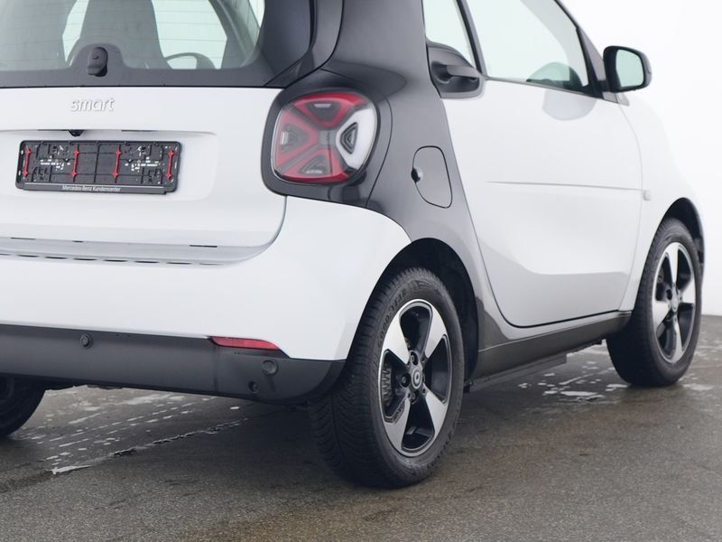 Fahrzeugabbildung Smart smart EQ fortwo Exclusive*Kamera*Media*LED*22kW*