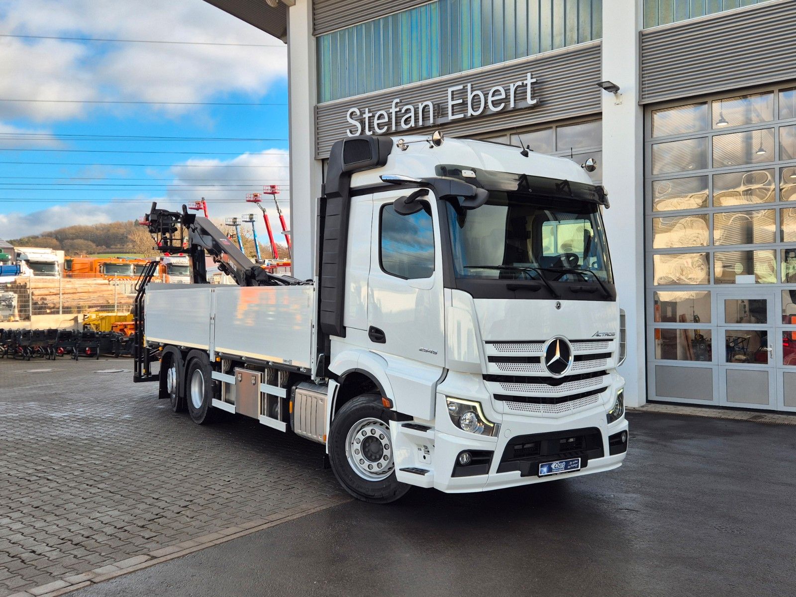 Fahrzeugabbildung Mercedes-Benz Actros 2545 L 6x2 Hiab L-HIPRO 235 DLS-3
