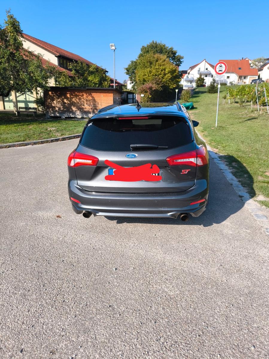 Ford Focus 2,3 EcoBoost ST Turnier Auto ST, миниатюра 2