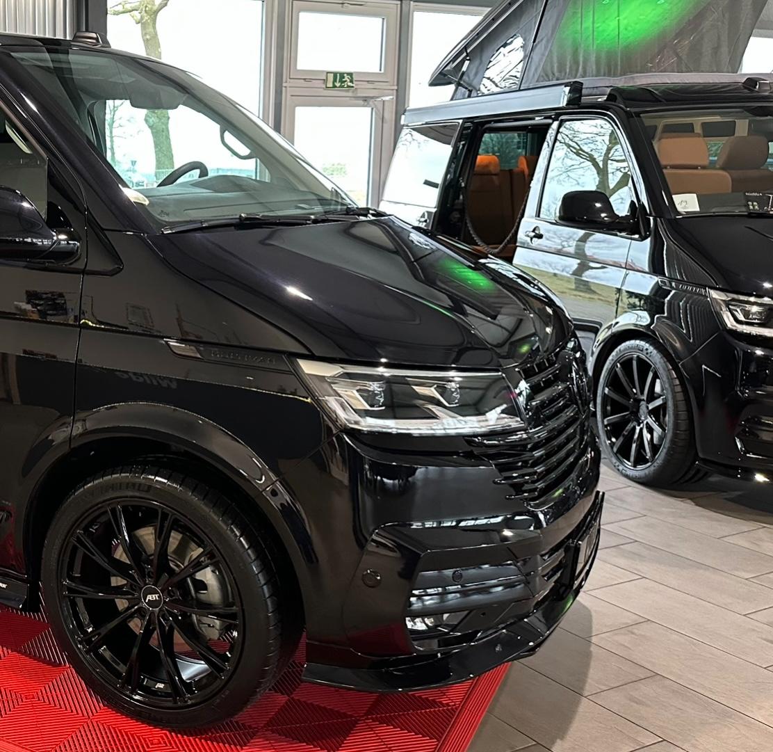 showroom-image-top