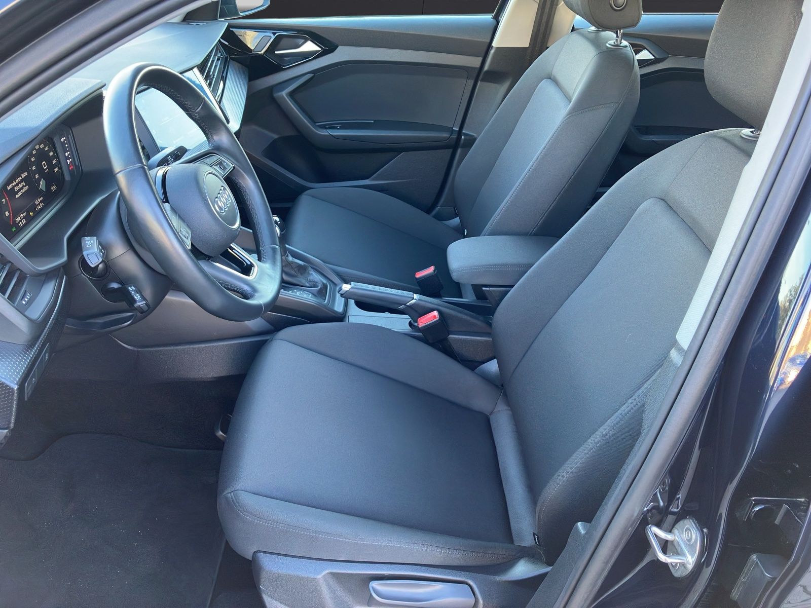 Fahrzeugabbildung Audi A1 Sportback 30 TFSI advanced S-tronic Climatron