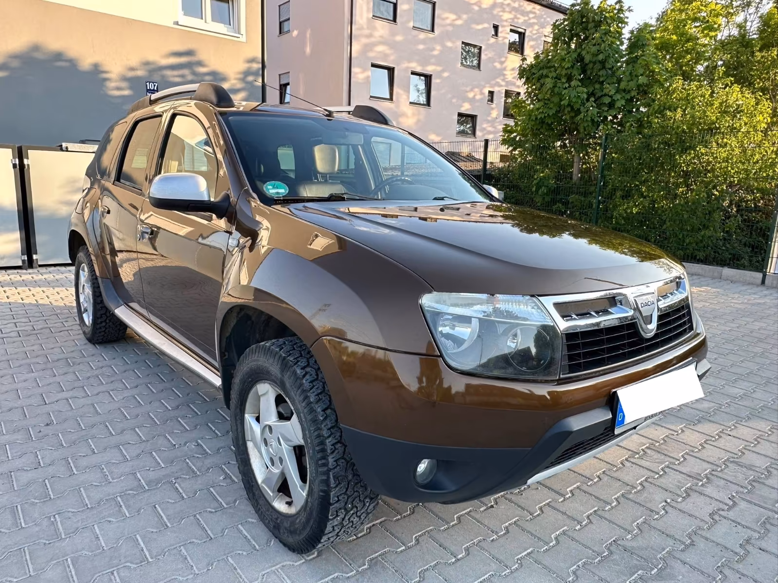 Dacia Duster Prestige 4x4 Leder Klima AHK TÜV 06/2027
