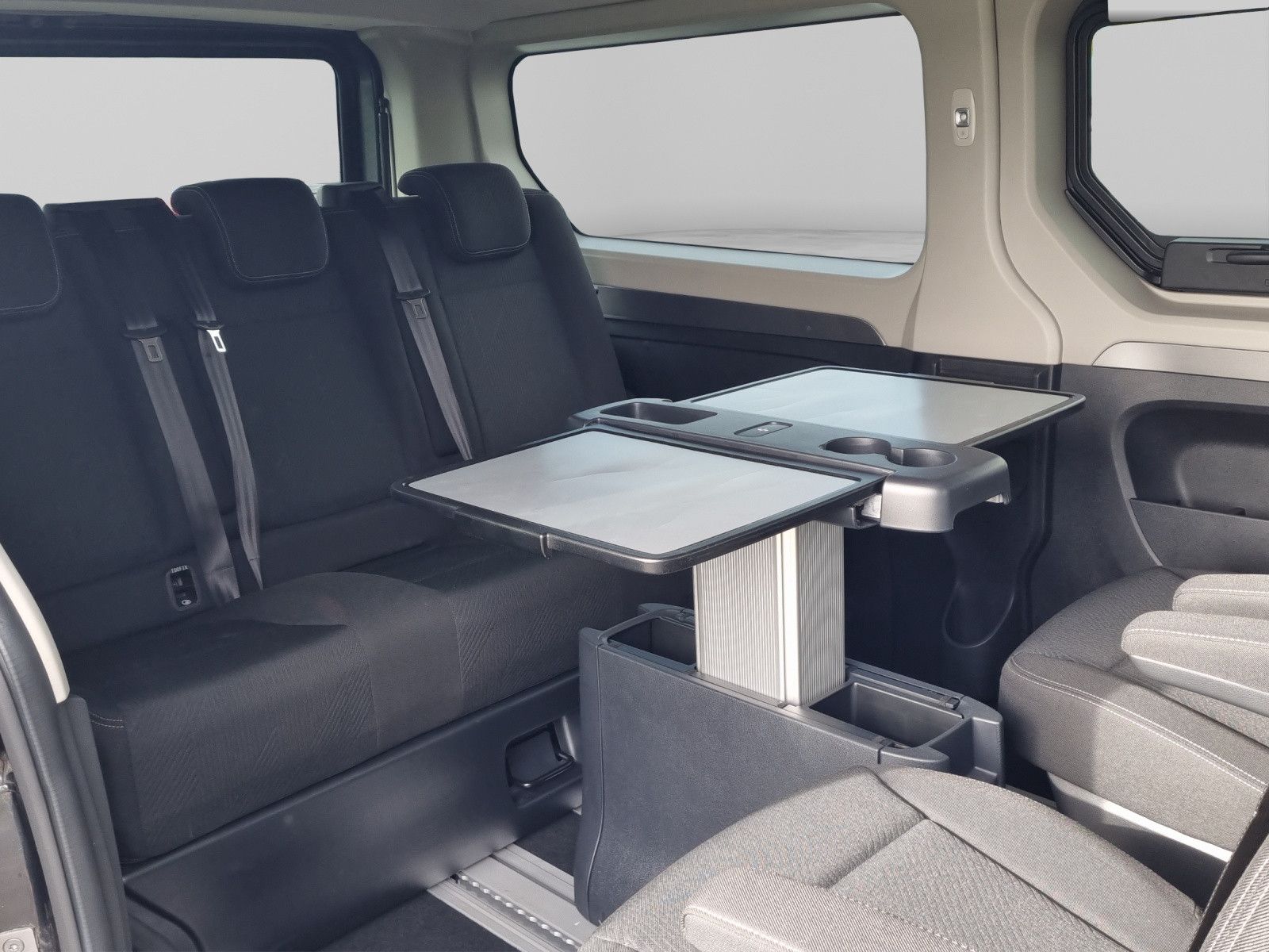 Fahrzeugabbildung Renault Trafic Combi L2H1 Grand SpaceClass 2,0 dCi autom