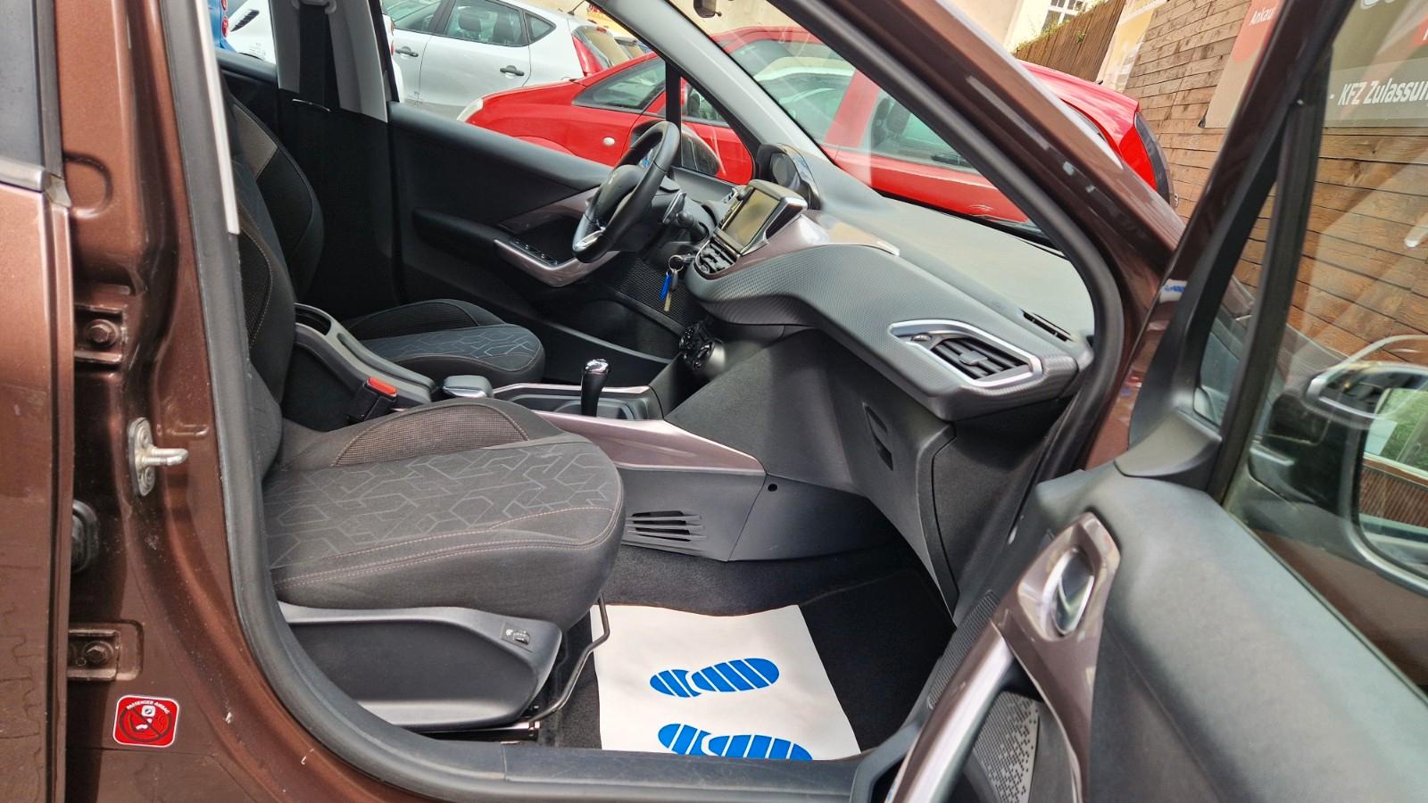 Peugeot 2008 Automatik, Start-Stop, PDC, SHZ, Tempomat