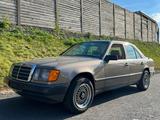 Mercedes-Benz E 260 *SCHIEBEDACH* - Mercedes E 260 mit Schiebedach