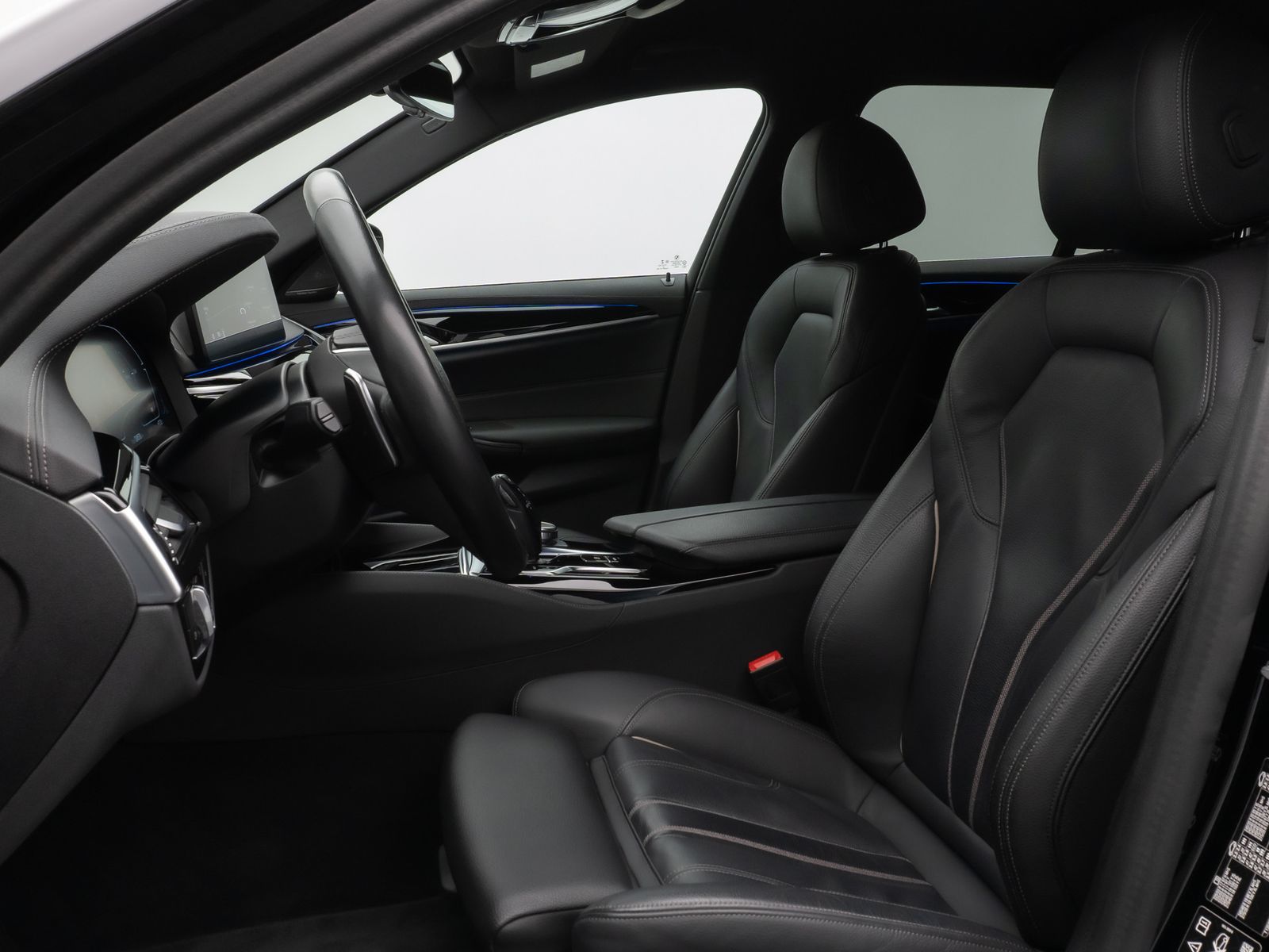 Fahrzeugabbildung BMW 530d xD  Luxury Line Kamera DAB H/K Lenkrhzg AHK