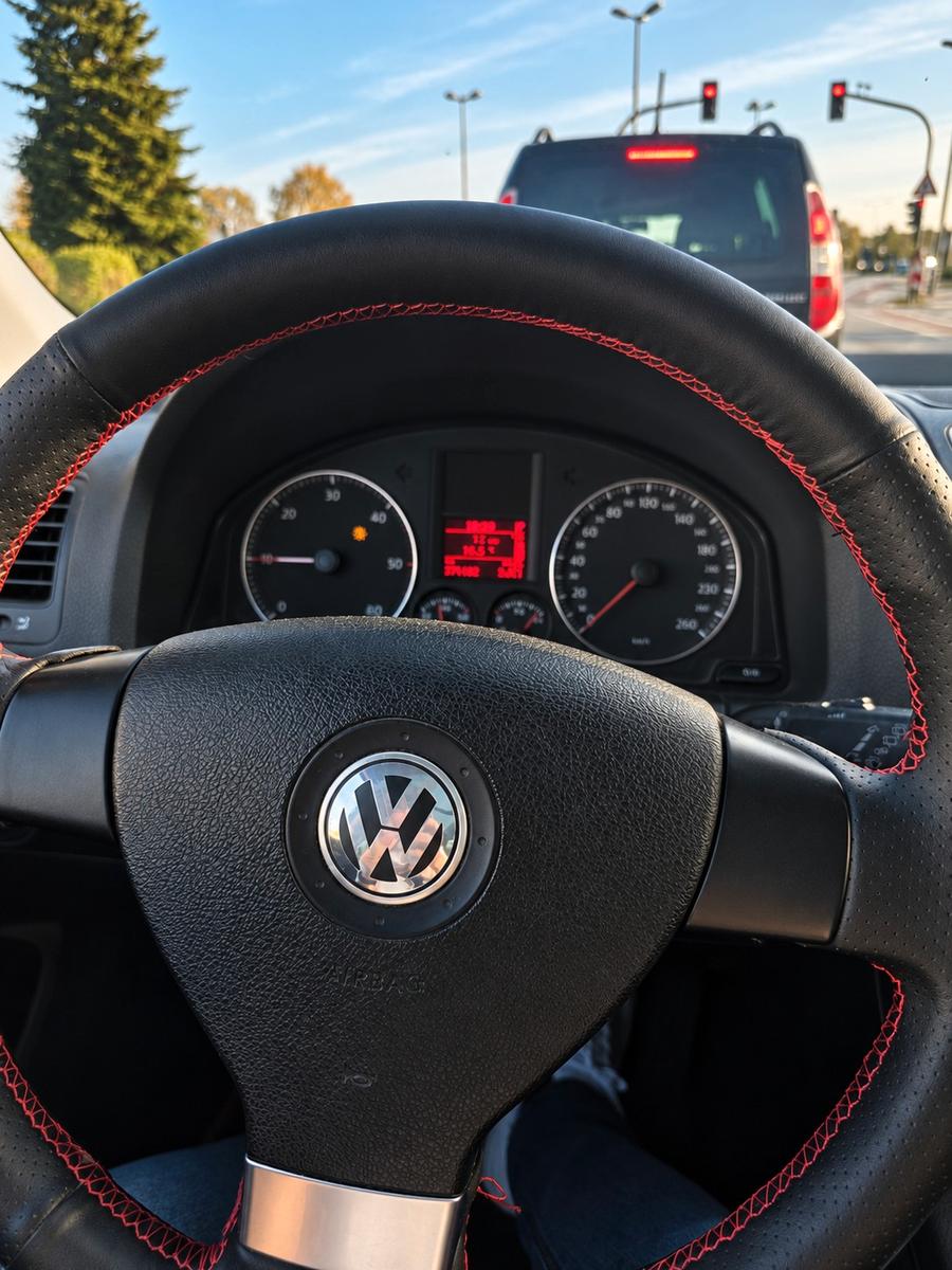 Volkswagen Golf 2007 — engine 1.968 cm³, 140 HP (103kW)