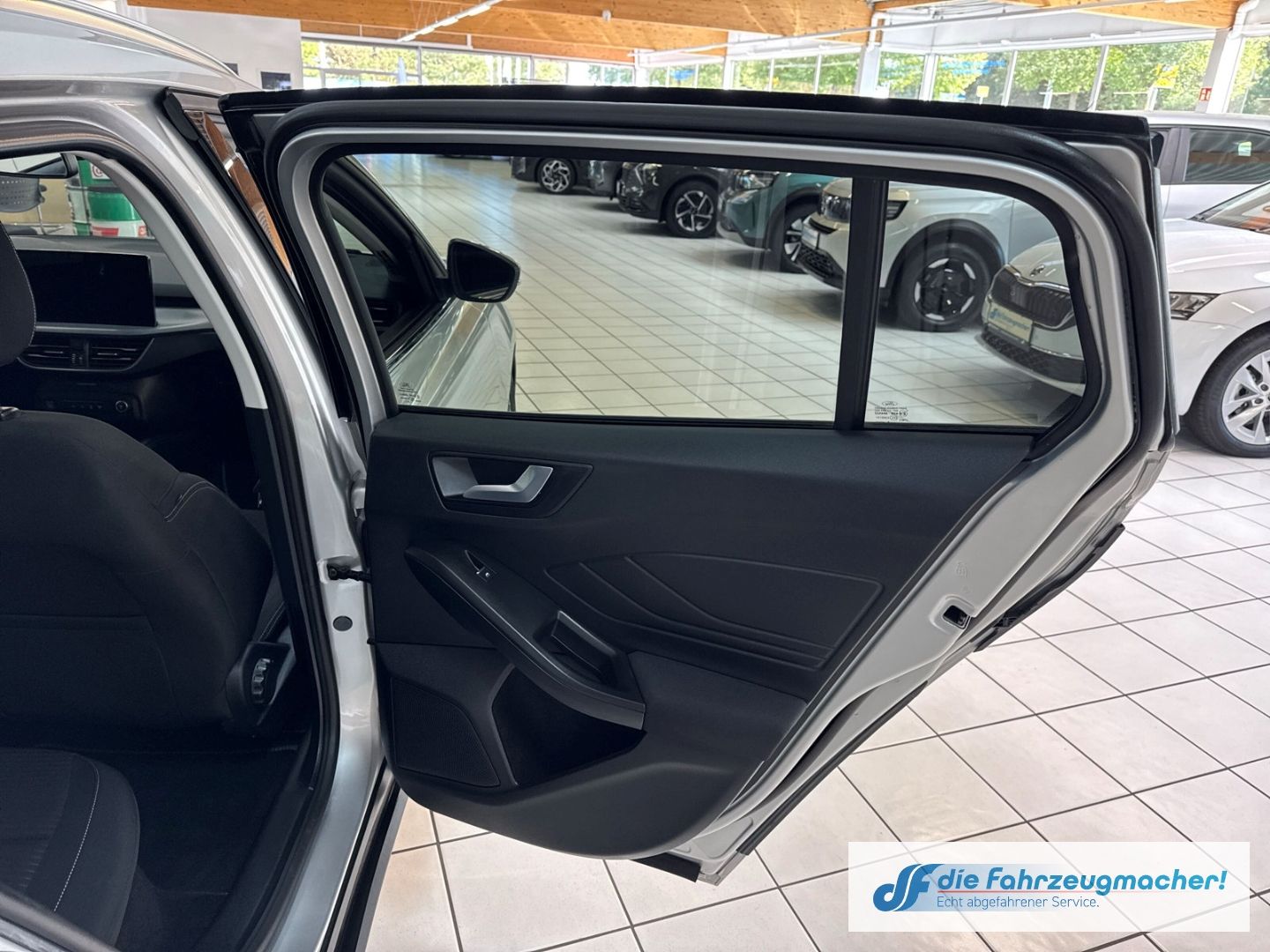 Fahrzeugabbildung Ford Focus Turnier Titanium X Navi Digitales Cockpit