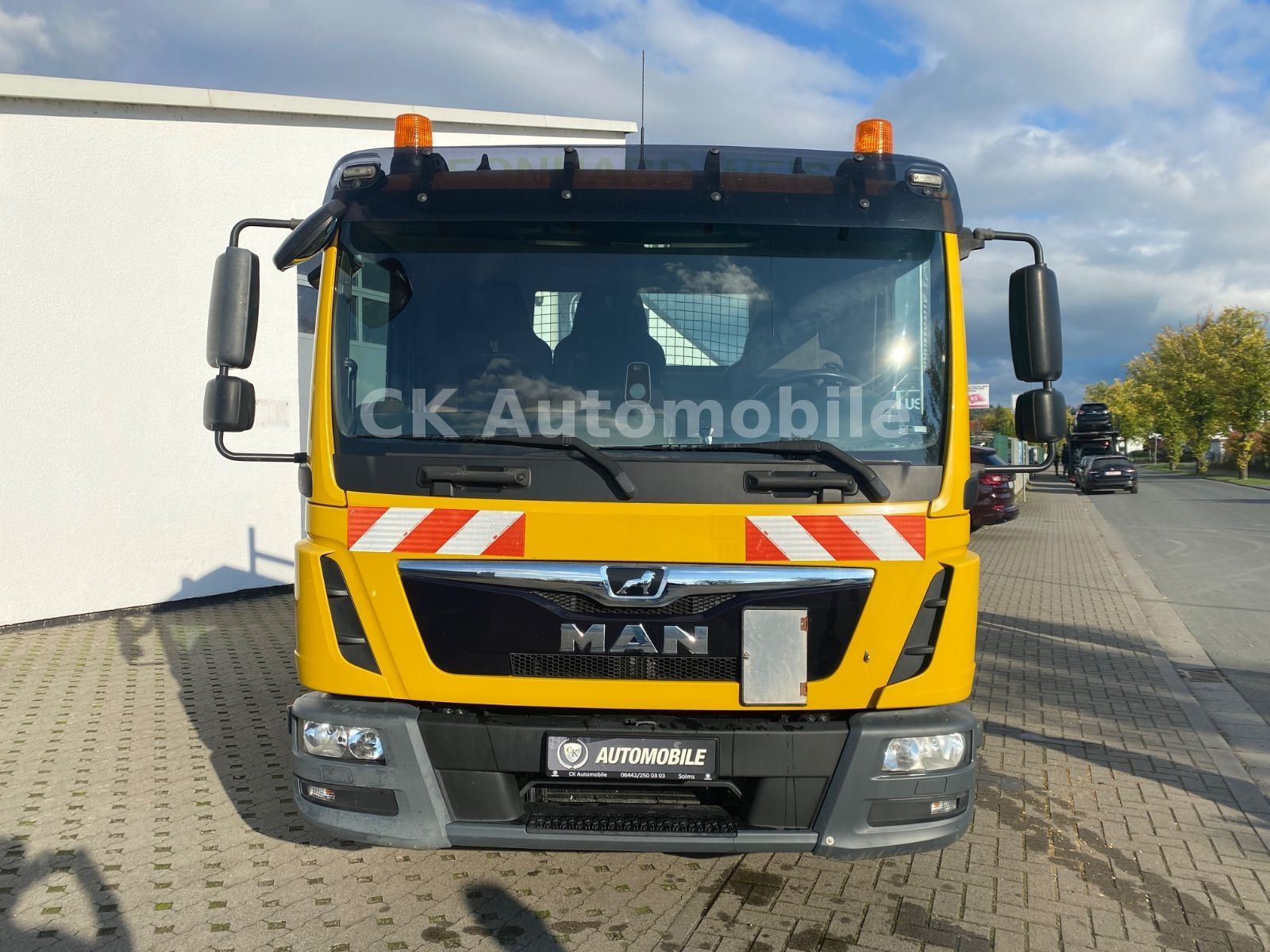 Fahrzeugabbildung MAN TGL 8.220 Kipper 7.5 Tonnen/3 Sitze/Klimaanlage