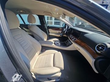 Mercedes E 220 - 7