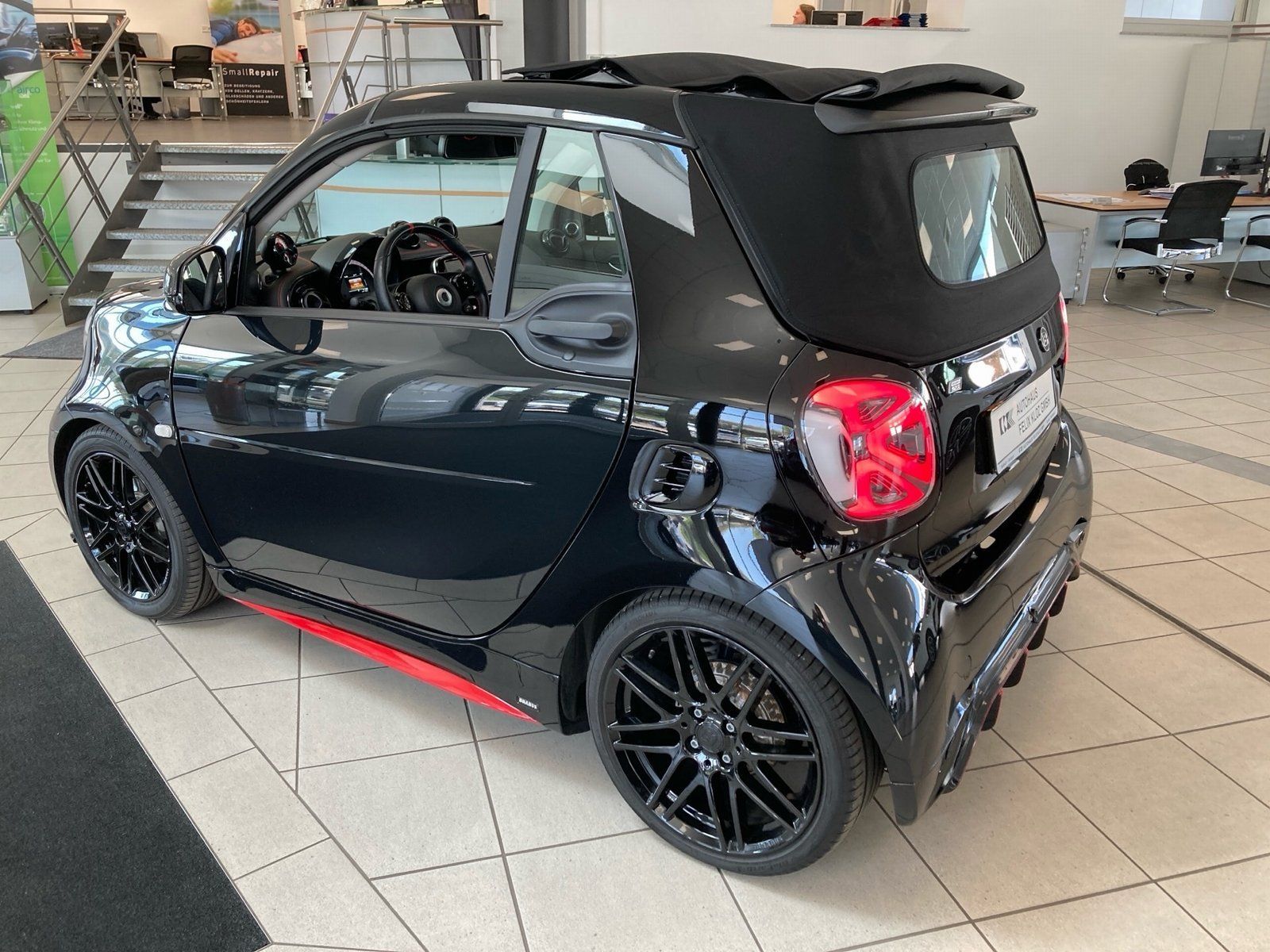 Fahrzeugabbildung Smart EQ fortwo BRABUS R92 Cabrio Leder Kamera