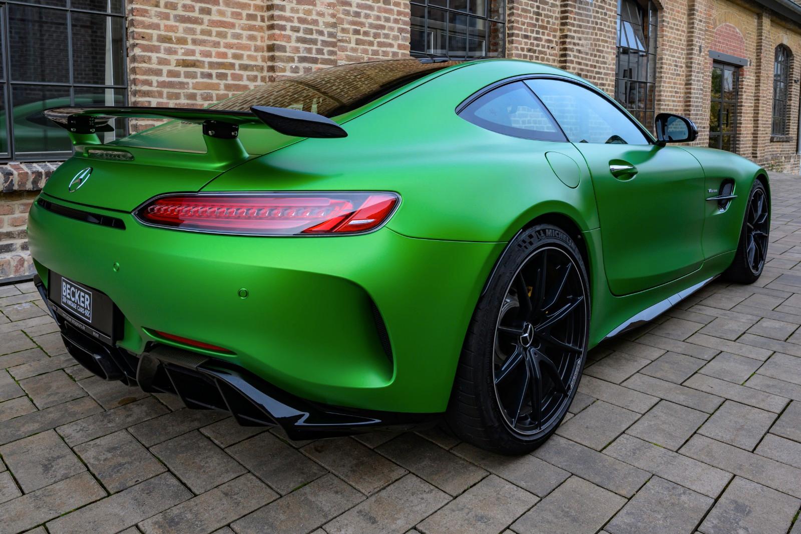 Mercedes-Benz AMG GT R