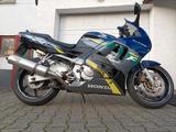 Honda CBR 600 F PC31  - HONDA CBR600F PC31