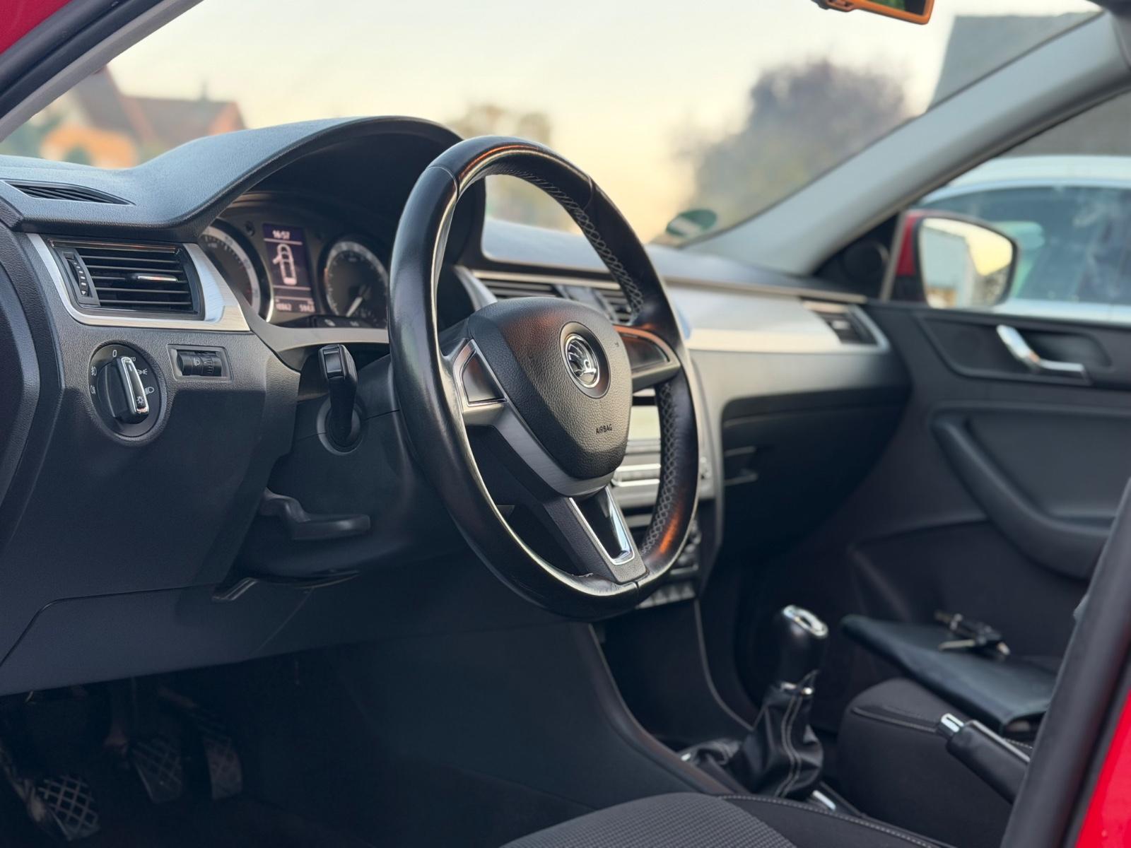 Skoda Rapid 2015 — photo 25