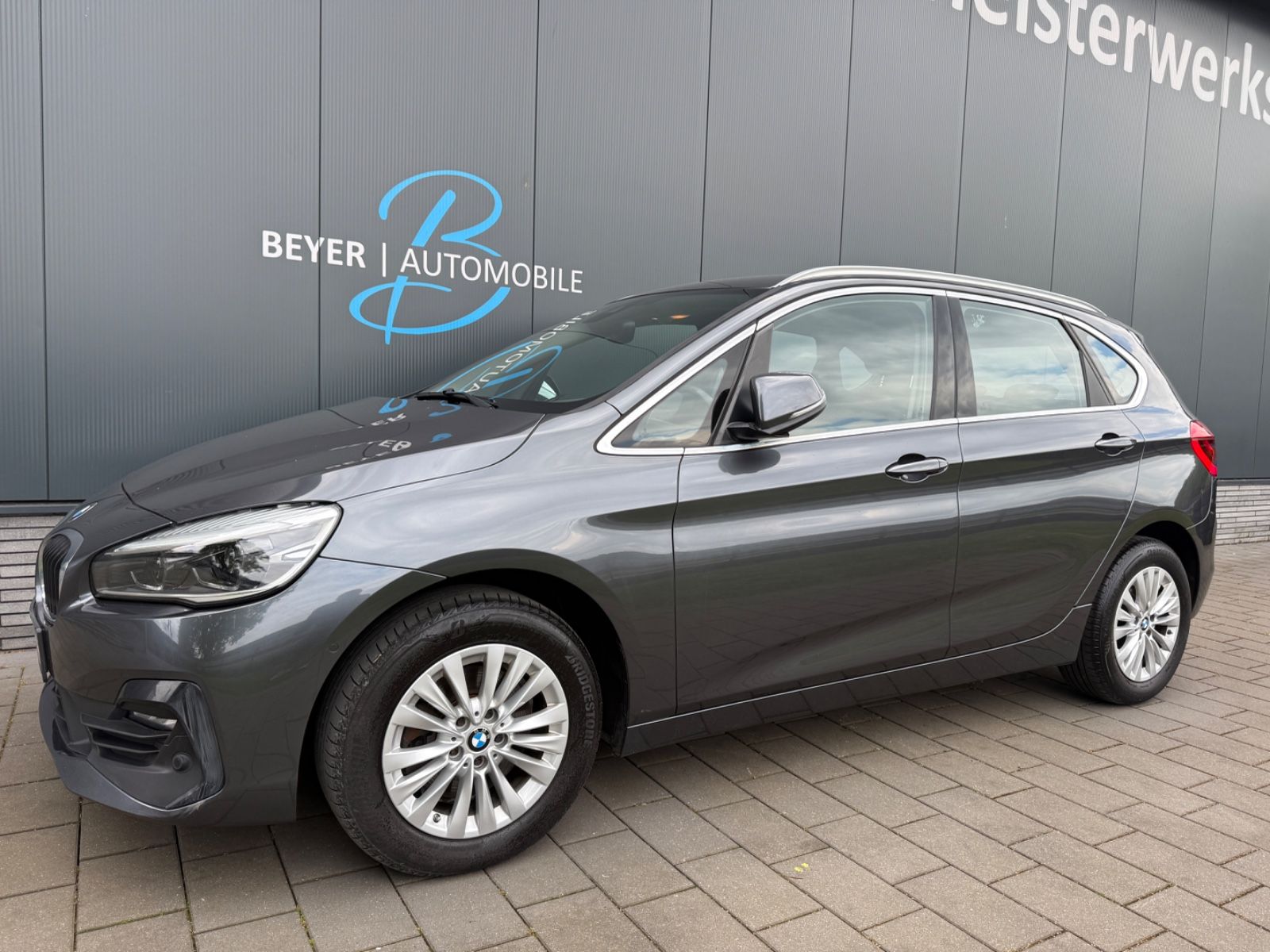 BMW 218d Active Tourer Advantage *LED*Navi*Tempomat*