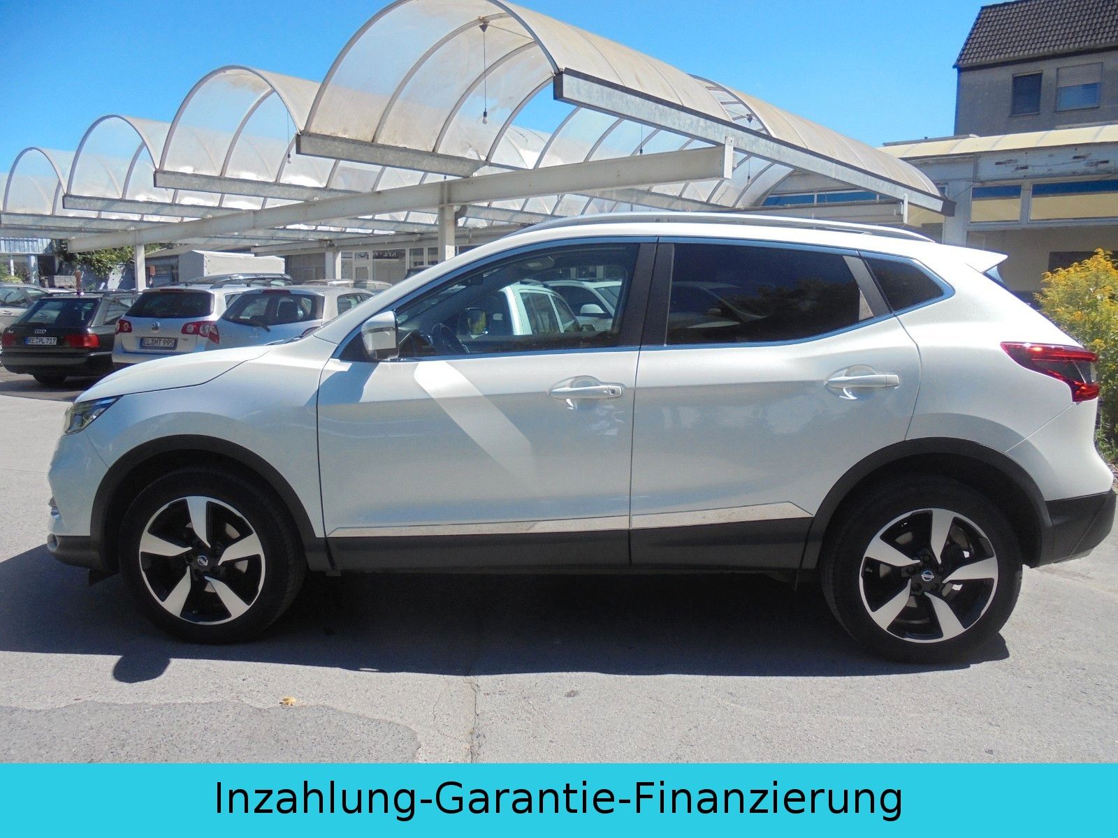 Fahrzeugabbildung Nissan Qashqai N-Connecta 4x4/Panorama/Kamera/Navi /SHZ