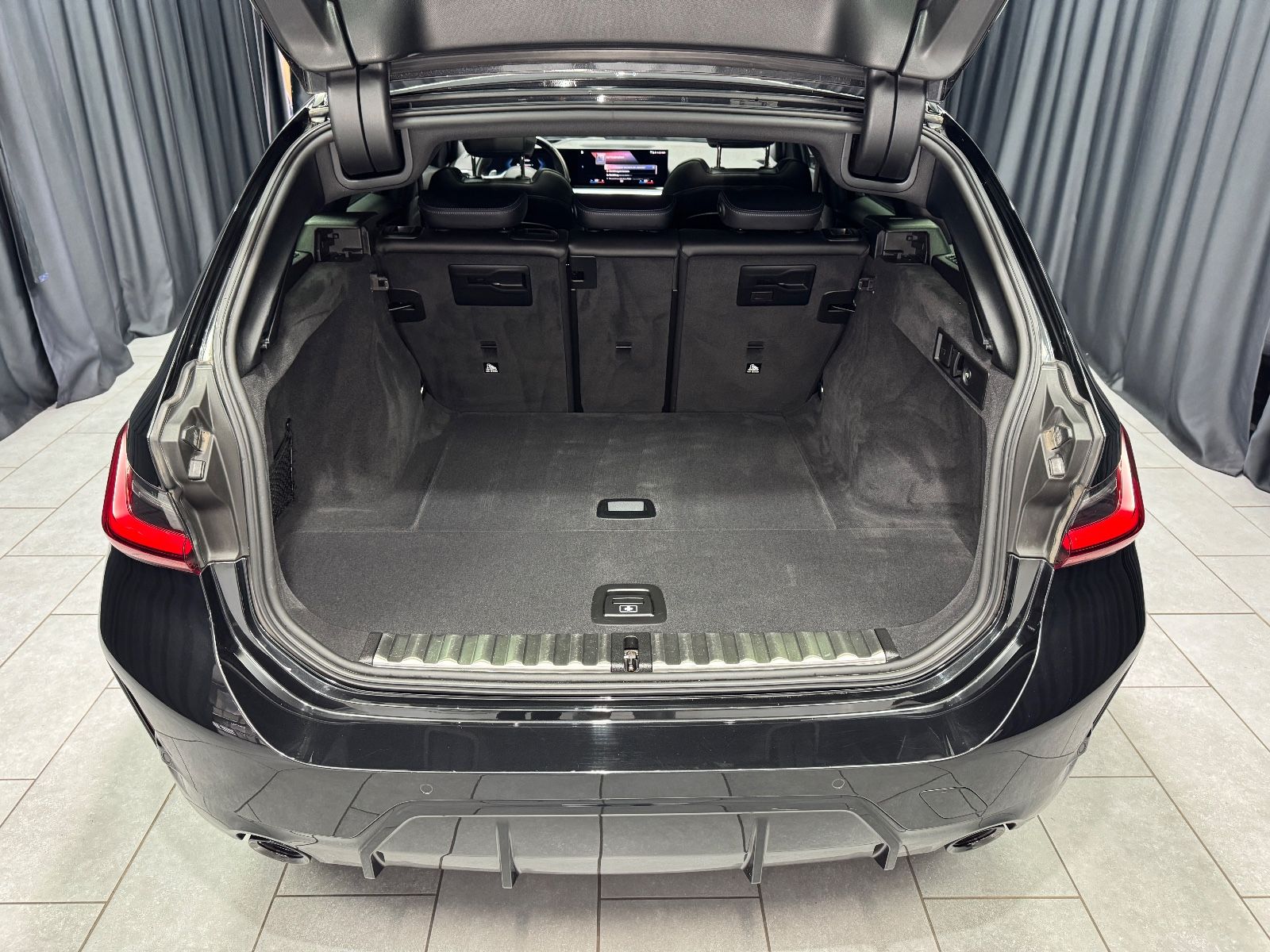 Fahrzeugabbildung BMW 320d M SPORT PRO Touring |PANO|HEAD-UP|AHK