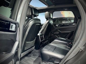 Porsche Cayenne - 11