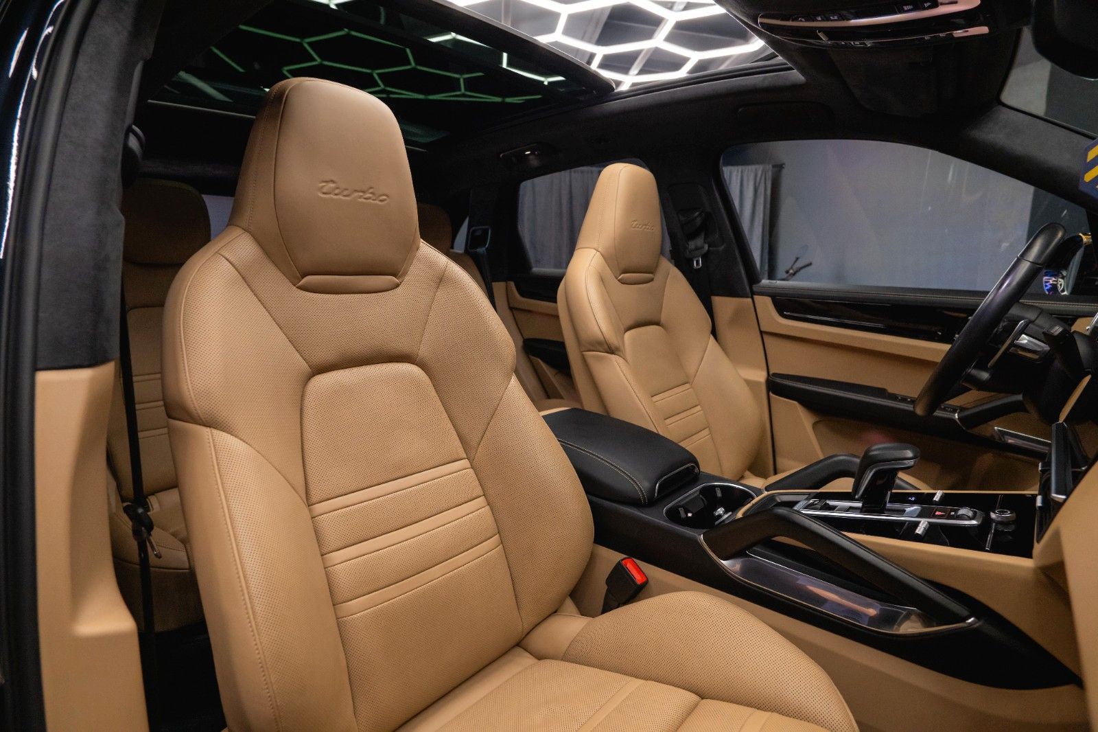Fahrzeugabbildung Porsche Cayenne Turbo V8 Sport Chrono TECHART *ACC*PANO*