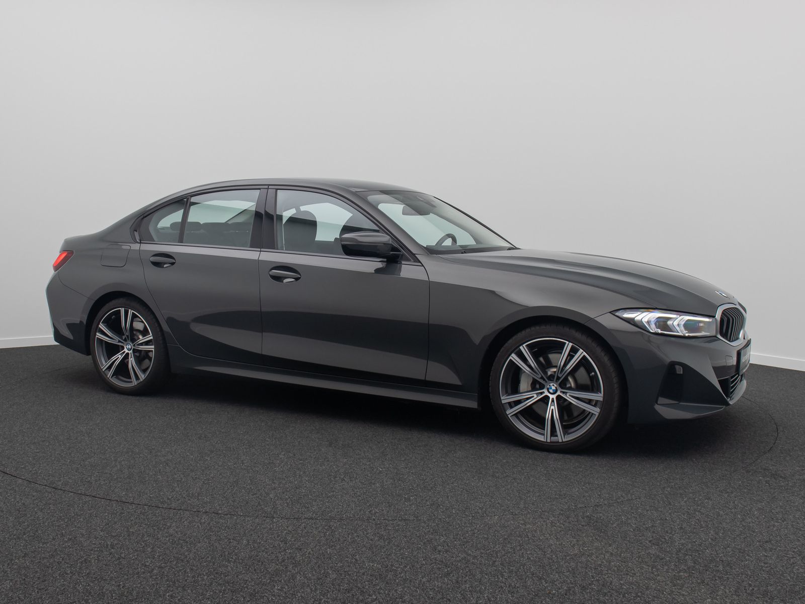 Fahrzeugabbildung BMW 330i xD Komfort DAB HiFi Leder M Sport 19Zoll